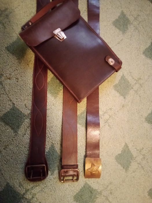 Продам військові ремені з польовою сумкою.