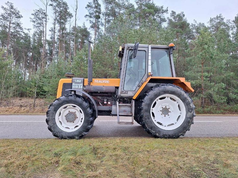Ciągnik Renault 110 54 Massey Ferguson 3095