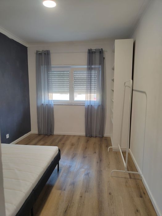 Arrenda-se quarto