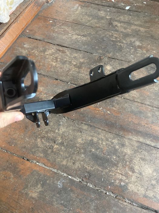 Задній маятник на мотоцикл