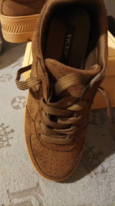 Nowe sneakersy damskie na grubej podeszwie czekoladowe