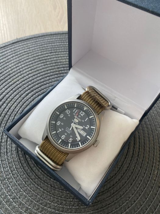 Zegarek Seiko 5 SNZG
