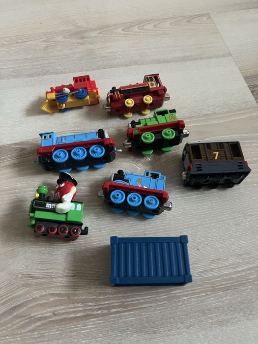 Машинка Хот Вілс металева Поровозик Томсон Тачкі Молнія Маквін Дісней