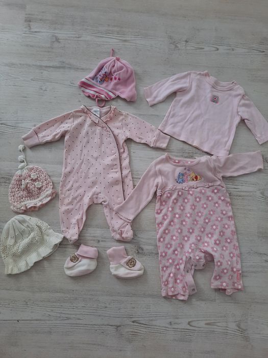 Paka ubranka dla dziewczynki dziewczęce rozmiar od 0-3 miesiący+gratis