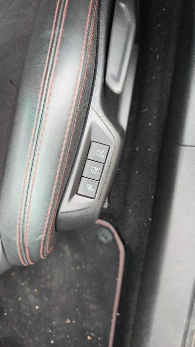Peugeot 308 — fotografia 7