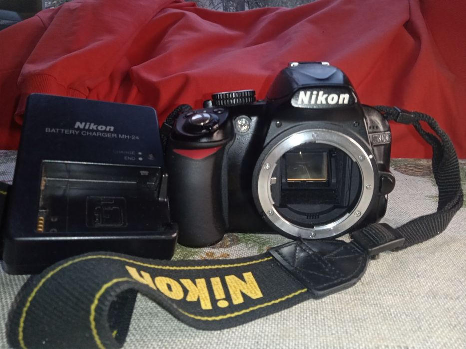 Nikon D3100 (тільки корпус, без об’єктива)