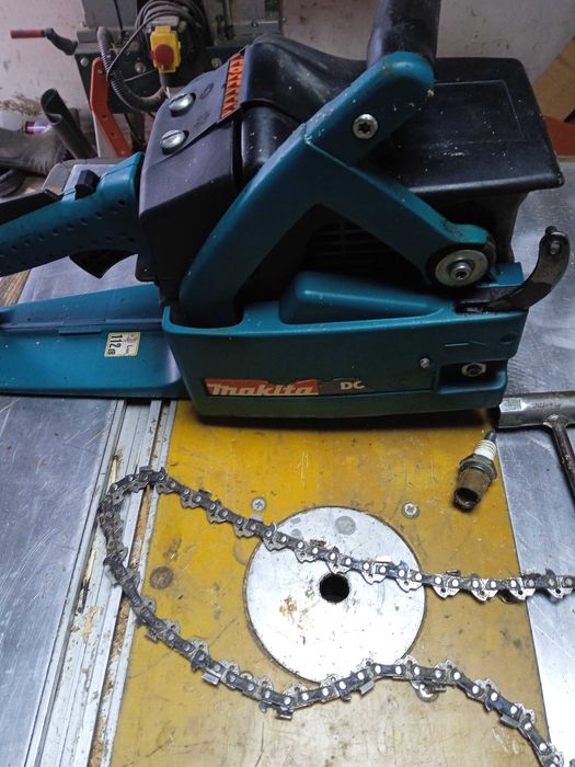 Продам бензопилу