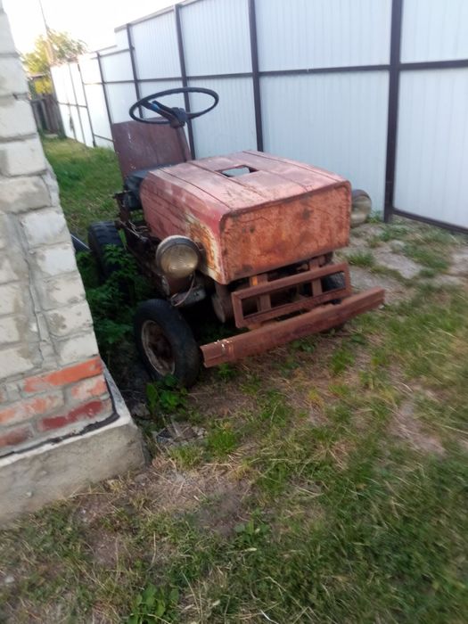 Трактор з прицепом