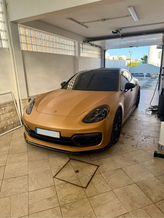 Porsche Panamera 4 E-Hybrid Platinum Edition