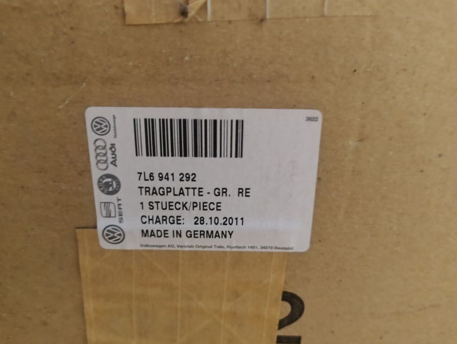 Кронштейн (кріплення) фари правий Touareg (2007-2010) рестайл