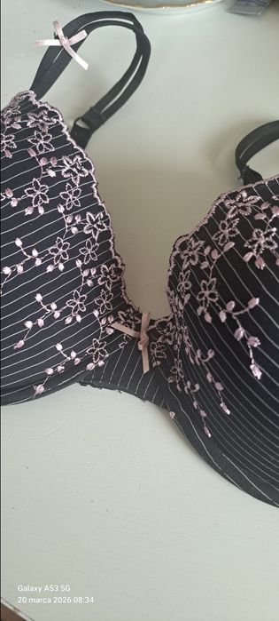 Biustonosz C&A  roz 90B