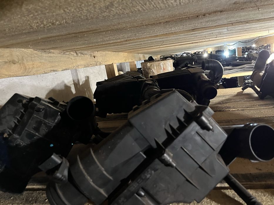 Корпус повітряного фільтра Volkswagen Skoda Audi