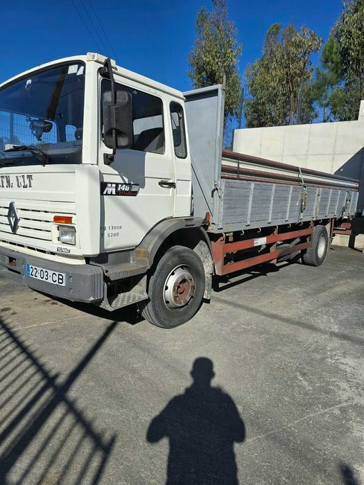Camião Renault Midliner 140