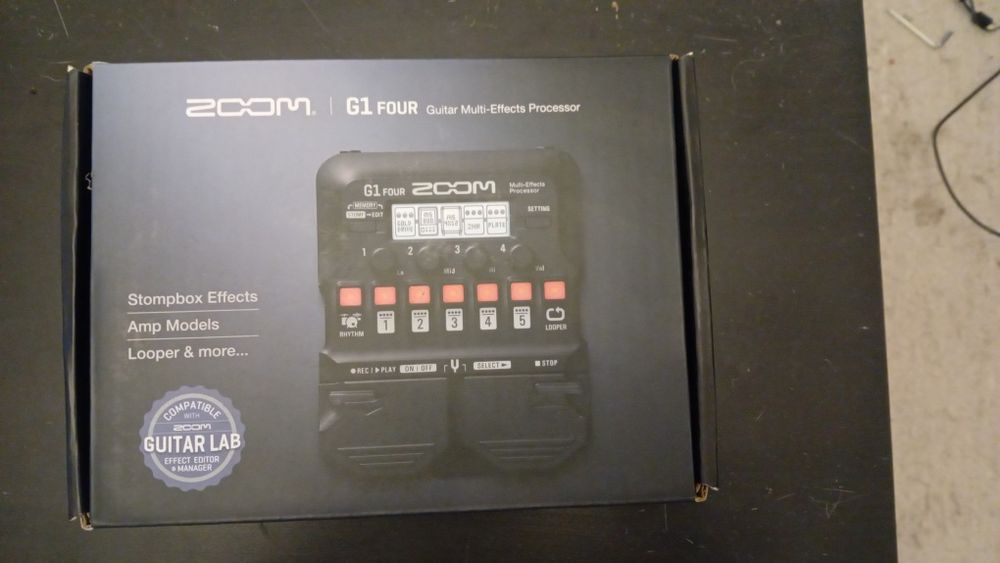 Pedaleira multifunções Zoom G1 four