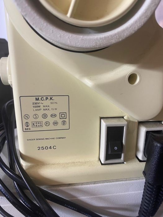 Швейна  машина Zinger