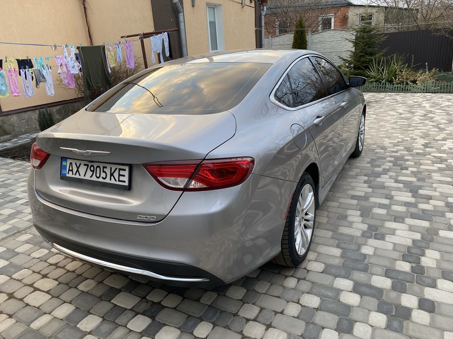 Продам крайслер 200