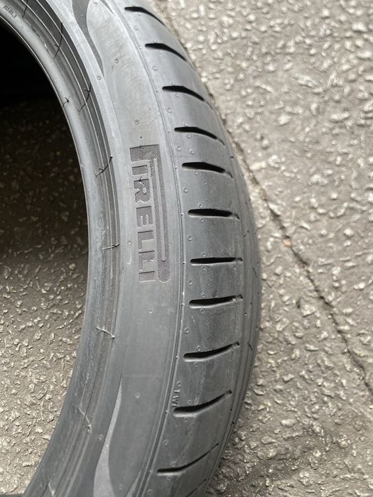 Pneus 225/40/19 Pirelli PZero PZ4