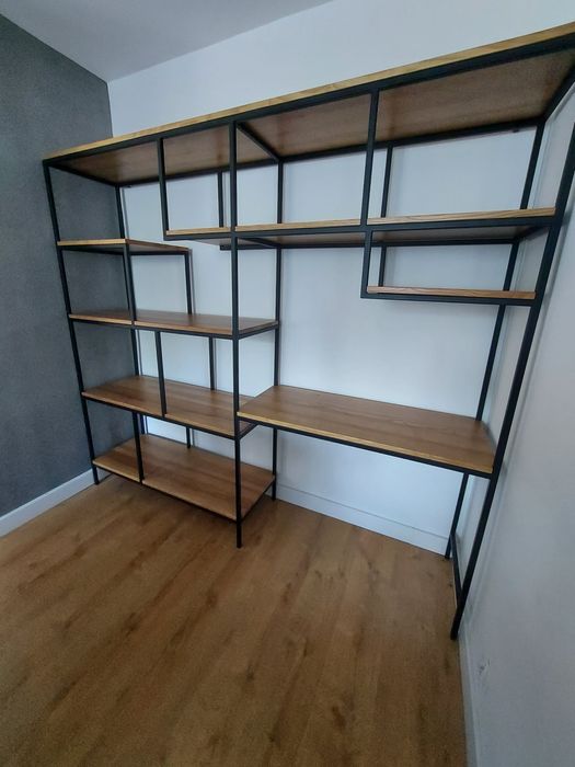 Regał loftowy z biurkiem