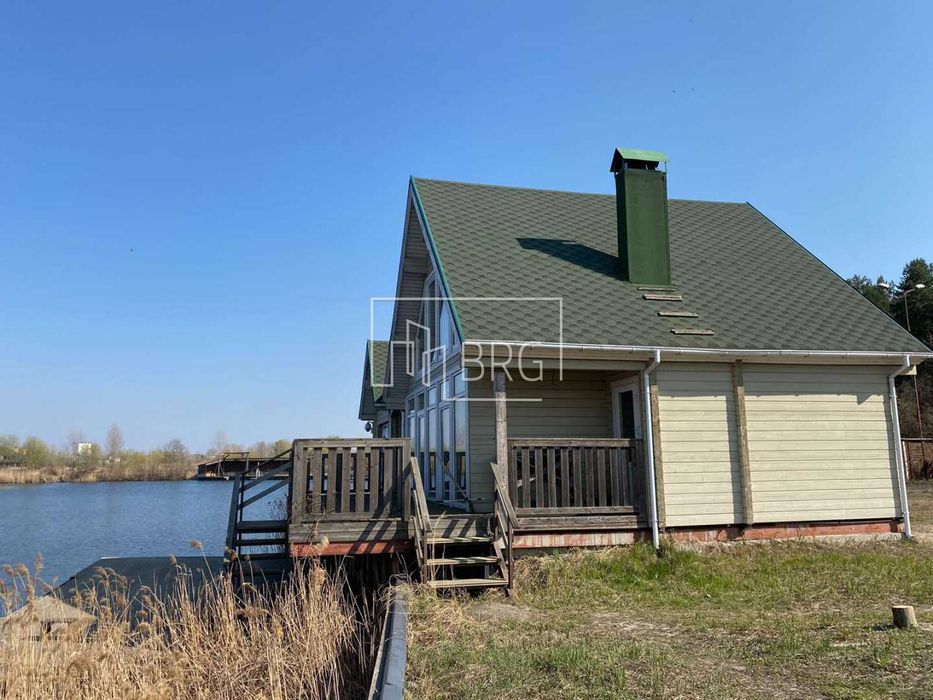 Дом на берегу Стугны 115 соток в соновом лесу Украинка без комиссии