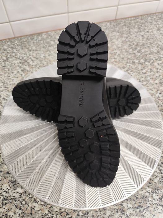 Sapatos Bershka novos