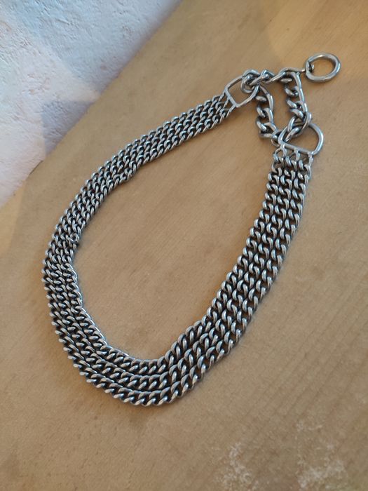 Ошейник металлический, для больших собак.