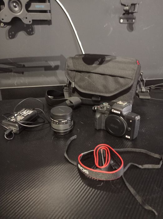 Câmera Canon M50