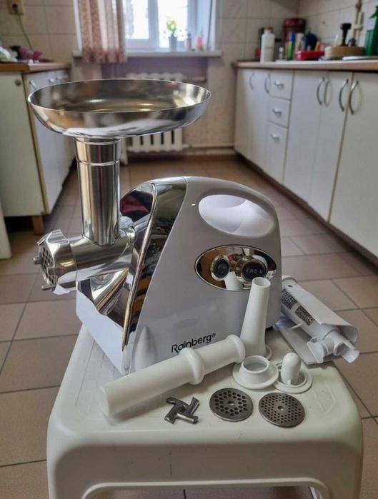 М'ясорубка електрична 3800 Вт потужна з соковижималкою насадки