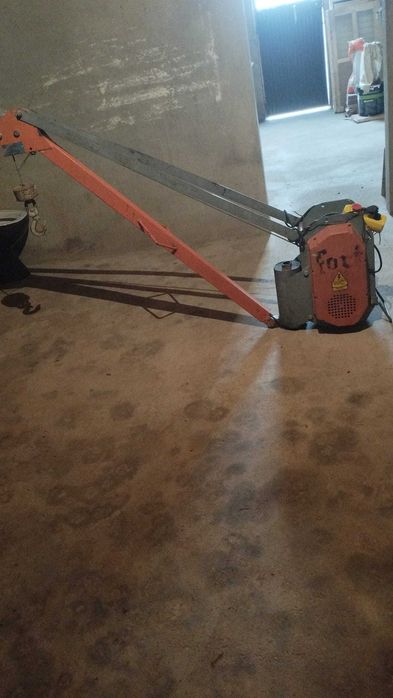 Grua-Guincho Monofasica 300 KG FORT com Balde de 100 L