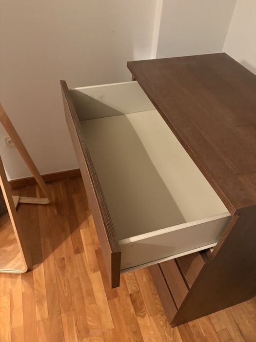Cómoda MALM IKEA – 4 Gavetas Castanho Escuro (como nova)