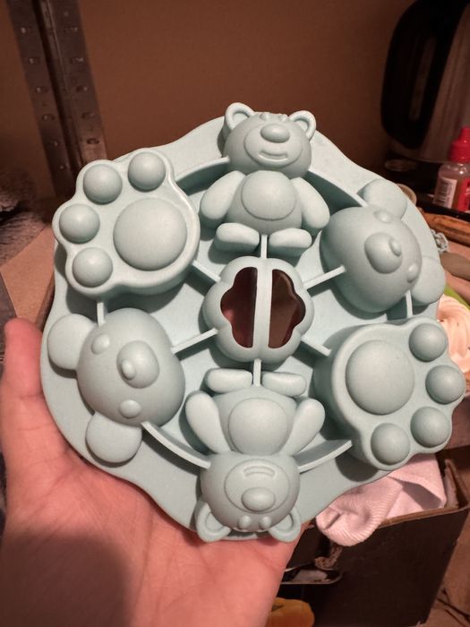 Дитячий посуд.