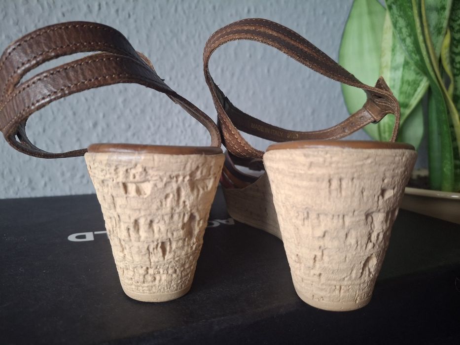 Clarks wygodne sandałki damskie 38
