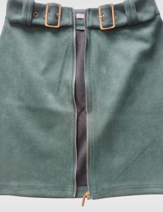 Damska spódnica w kolorze butelkowej zieleni