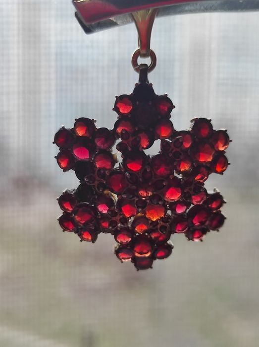 Кулон антиквариат, гранаты