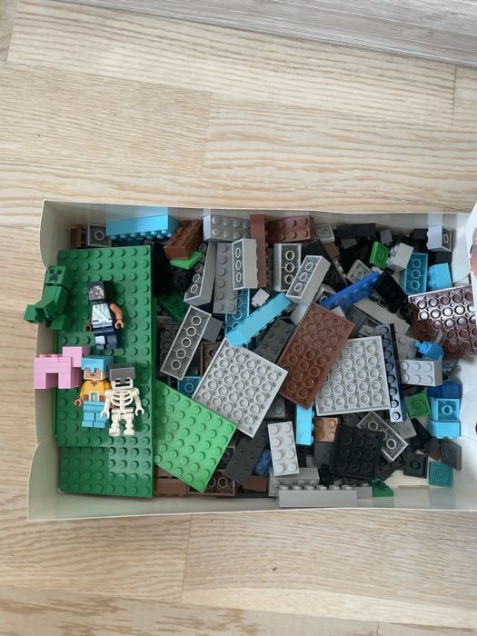 Конструктор Lego Minecraft The Sword Outpost 21244