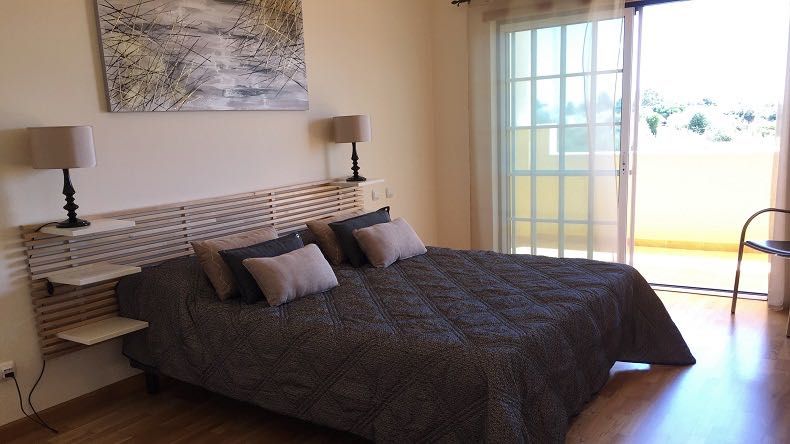 Quarto (suite Formosa) vista mar com piscina na Fuzeta-Moncarapacho