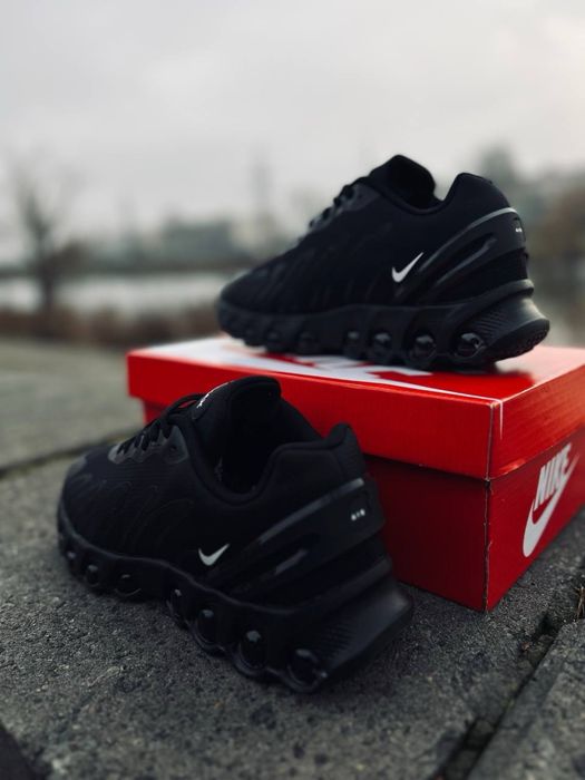 Летние стильные кросовки nike tn plus черные мужские кросовки дышащие красовки найк амортищирующая подошва гелевые подушки