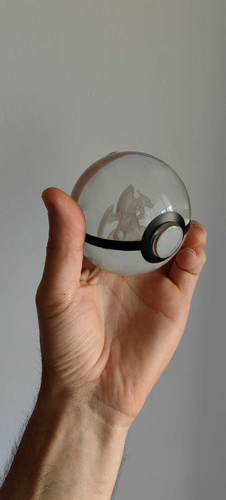 Pokébola Charizard c/ Luzes LED