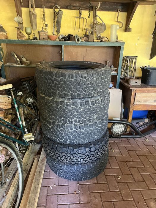 5 pneus BF Goodrich KO2 245/70/R16