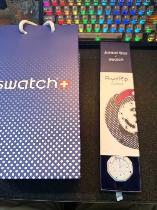 AP x Swatch Huit Blanc SSX03W100N stan idealny