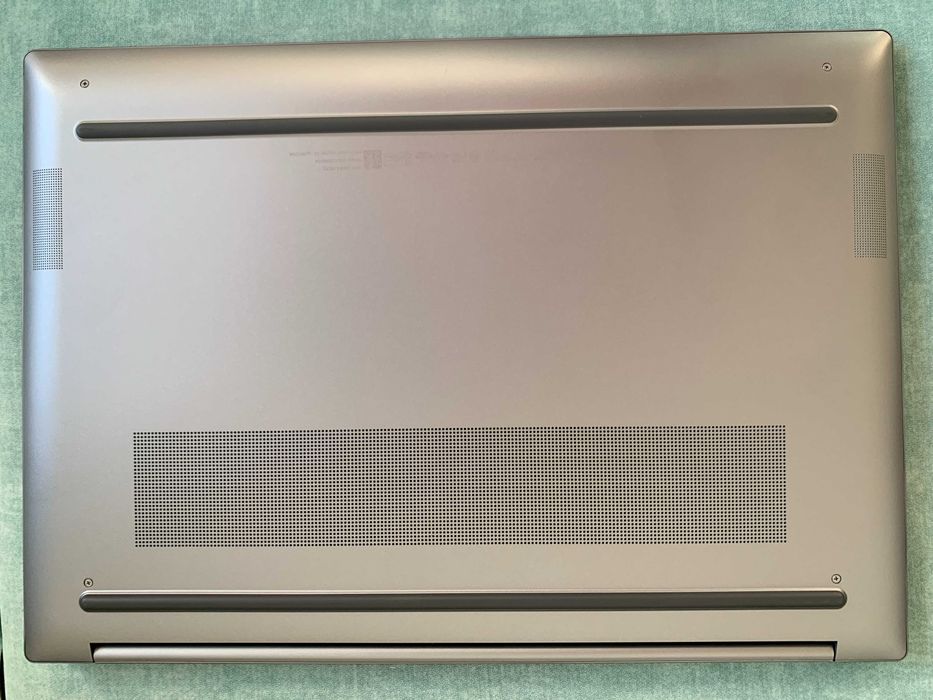 Ноутбук HP Pavilion 16-ag0052wm Ryzen 5 8540U 3.2GHz/8Gb