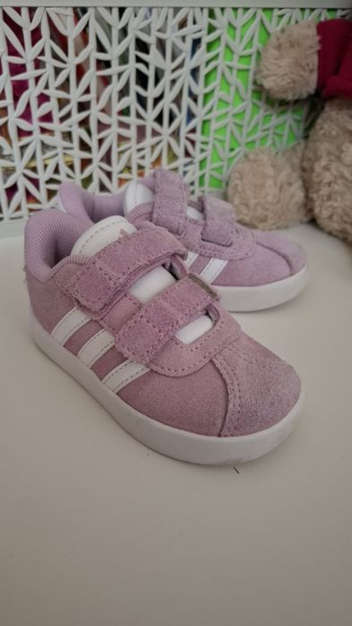 Buty Adidas r.21 jasno fioletowy