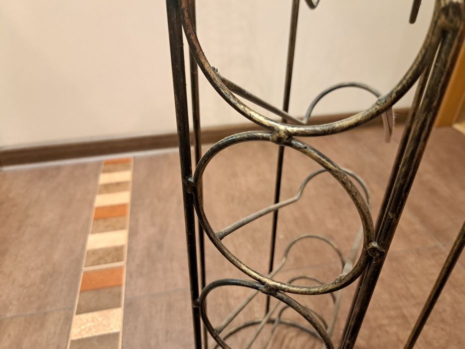 Elegancki stojak na wino - 7 butelek