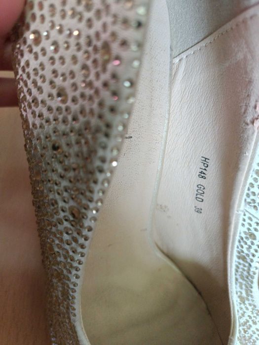 Szpilki, buty na obcasie eleganckie z cyrkoniami