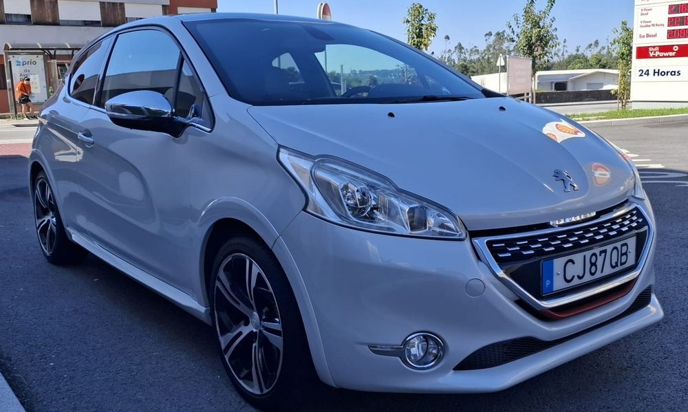 Peugeot 208 GTI 200cv 2015