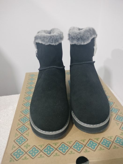 Vende-se botas novas da marca skechers originais para mulher