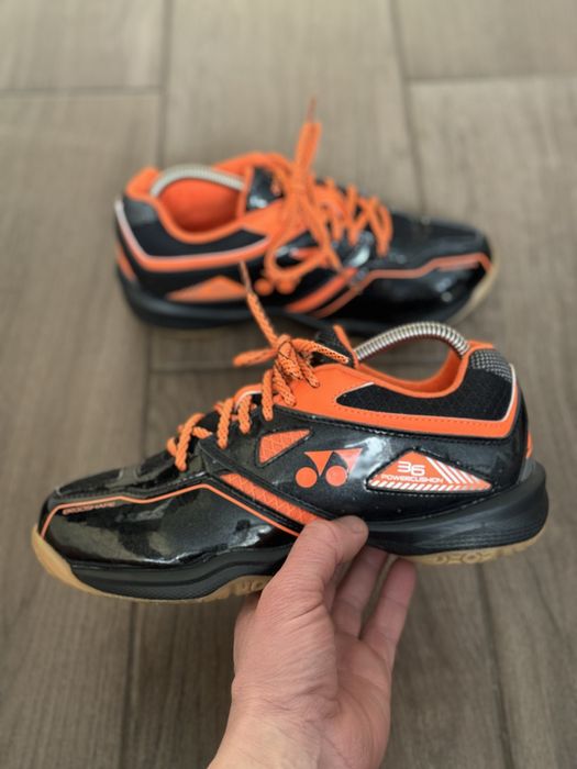Кроссовки Yonex  Powercushion 36 , 38 р