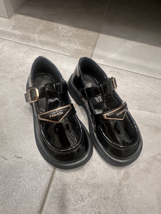 Туфлі на дівчинку