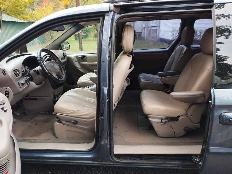 Chrysler Grand Voyager 3.3 v6 AT газ бензин автомат минивео 7 мест
