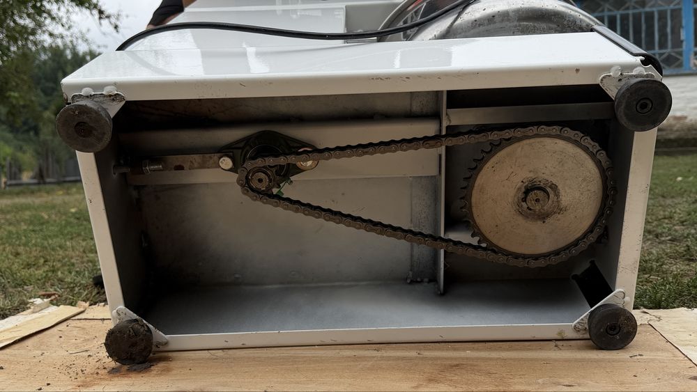 Професійний тістоміс двошвидкісний GoodFood SM30T2V380