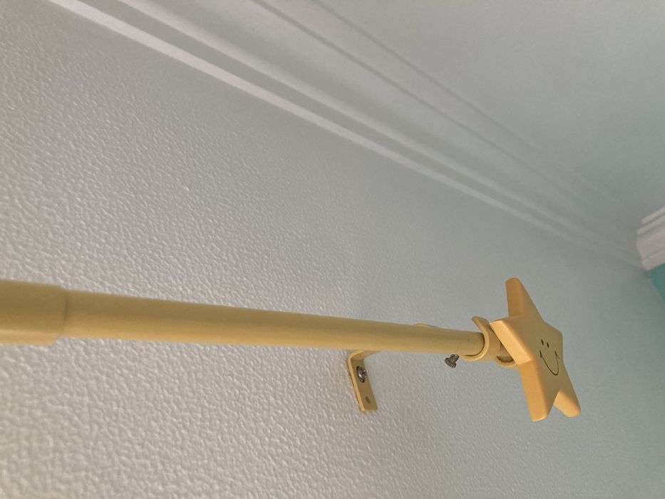Varao de cortinado quarto de criança